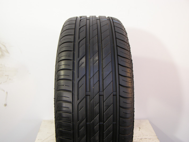 Bridgestone T001 gumiabroncs