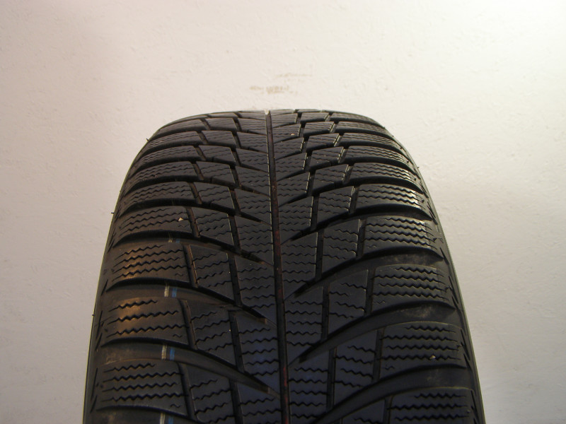 Bridgestone LM001 gumiabroncs