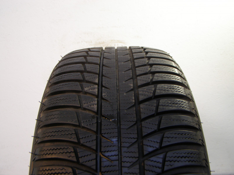 Bridgestone LM001 gumiabroncs