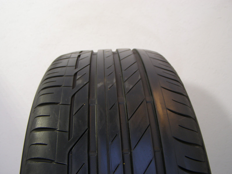 Bridgestone T001 gumiabroncs