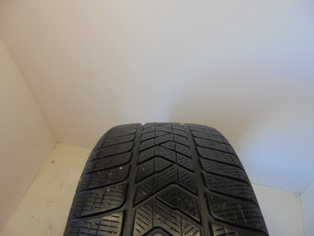 Pirelli Scorpion Winter gumiabroncs