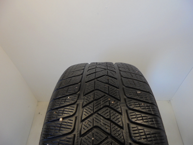 Pirelli Scorpion Winter gumiabroncs