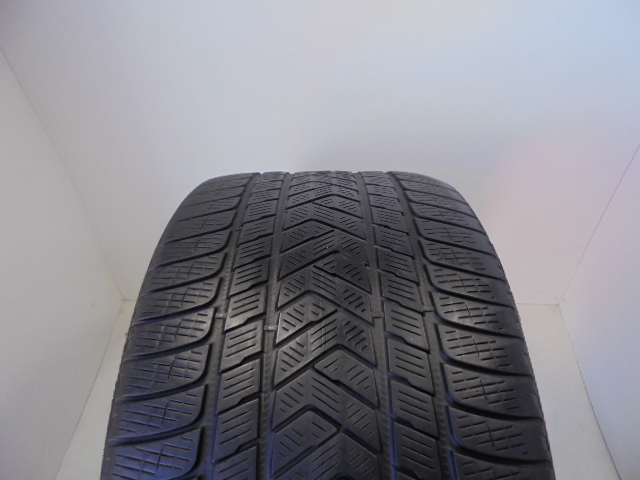 Pirelli Scorpion Winter gumiabroncs