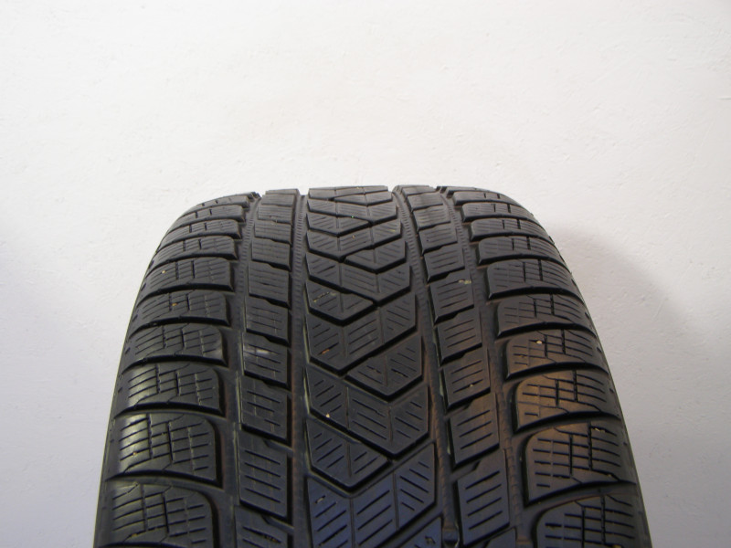 Pirelli Scorpion Winter gumiabroncs
