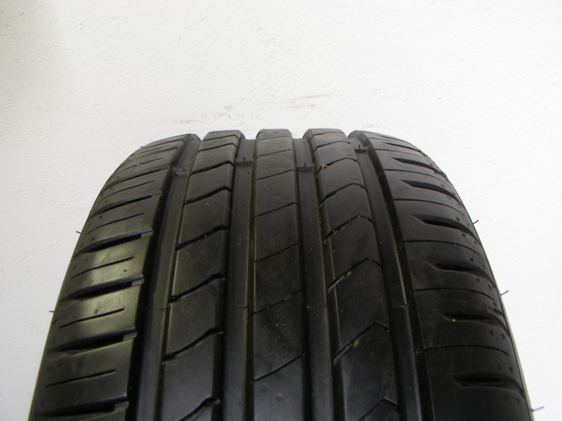 Kumho HS51 gumiabroncs