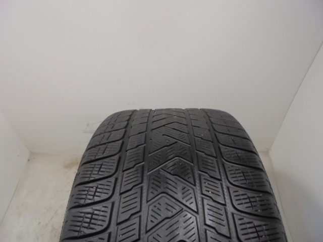 Pirelli Scorpion Winter gumiabroncs