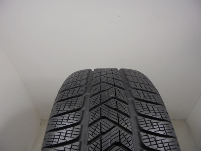 Pirelli Scorpion Winter gumiabroncs