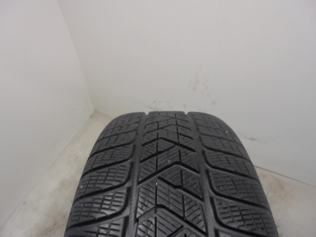 Pirelli Scorpion Winter seal gumiabroncs