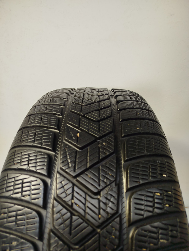 Pirelli Scorpion Winter gumiabroncs