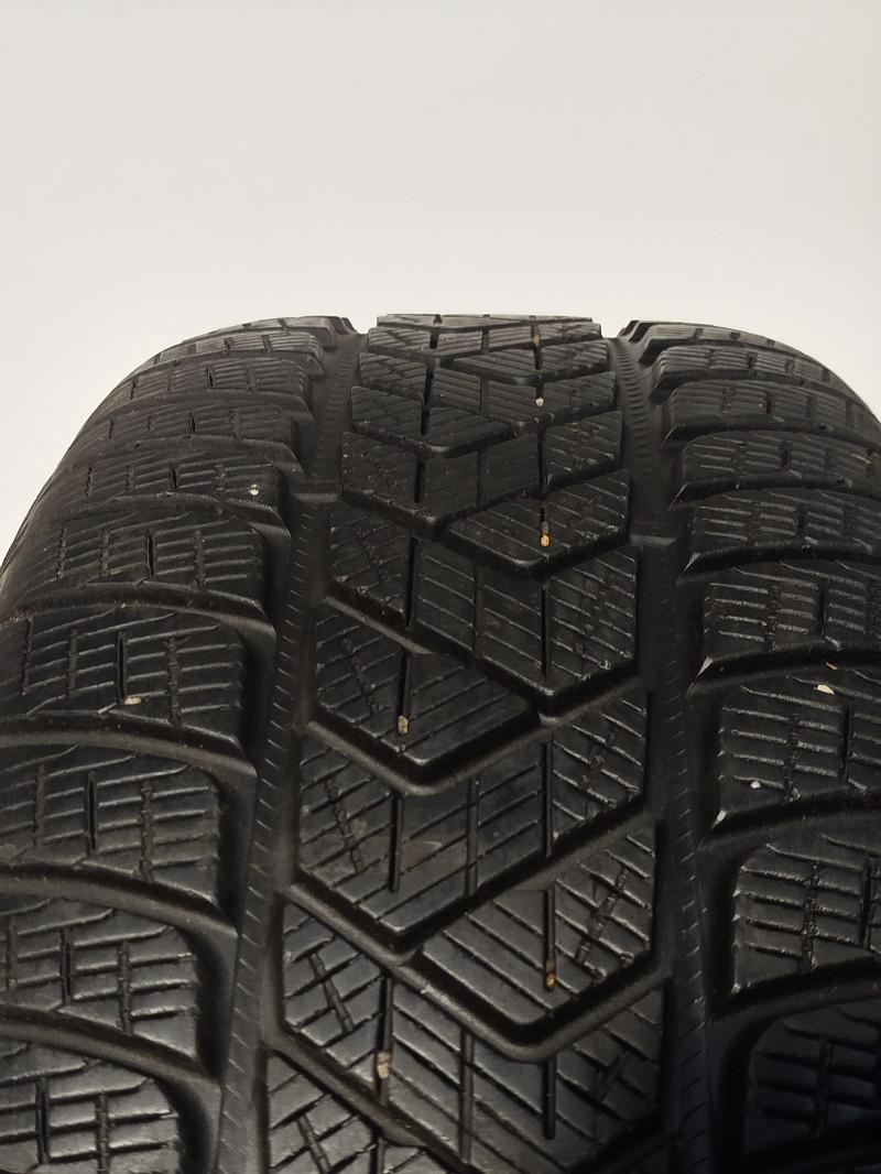 Pirelli Scorpion Winter gumiabroncs