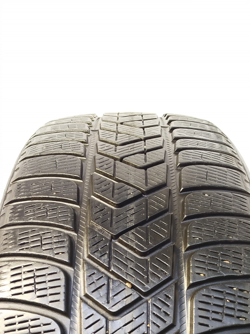 Pirelli Scorpion Winter gumiabroncs