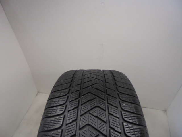 Pirelli Scorpion Winter gumiabroncs