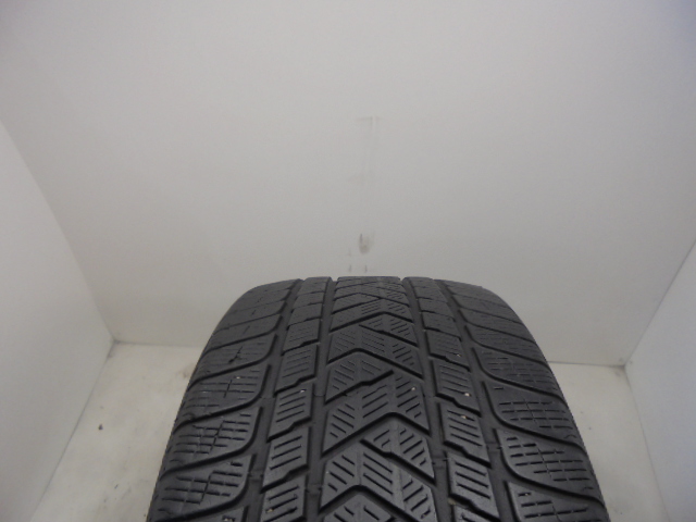 Pirelli Scorpion Winter gumiabroncs