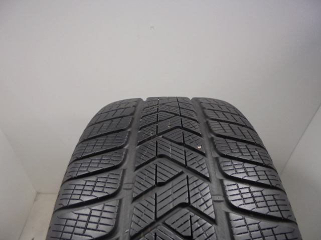 Pirelli Scorpion Winter gumiabroncs