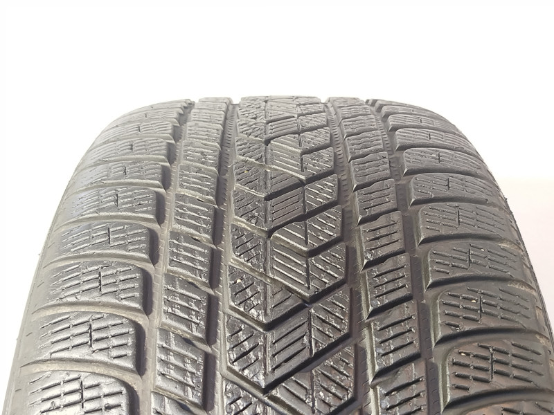 Pirelli Scorpion Winter gumiabroncs