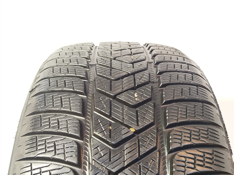 Pirelli Scorpion Winter gumiabroncs
