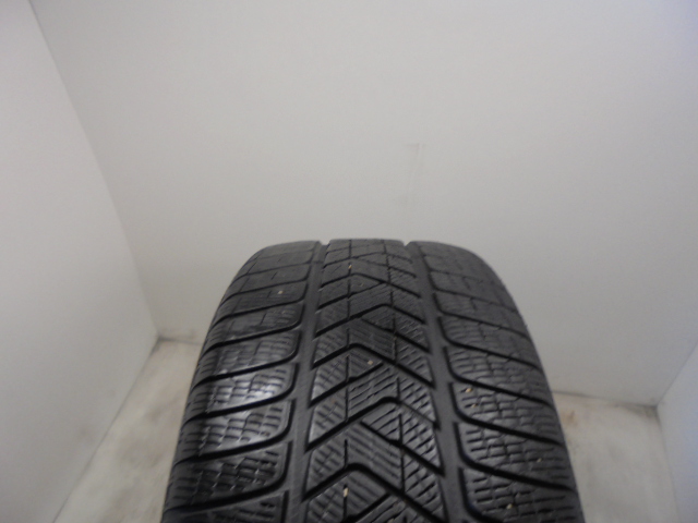 Pirelli Scorpion Winter gumiabroncs