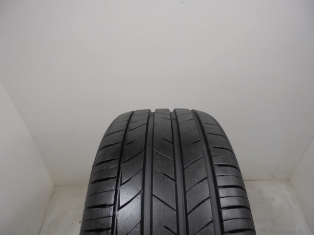 Kumho HS52 gumiabroncs