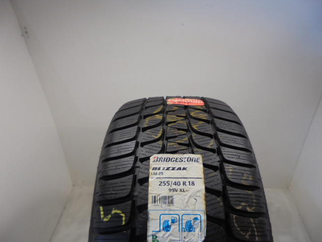 Bridgestone LM-25V gumiabroncs