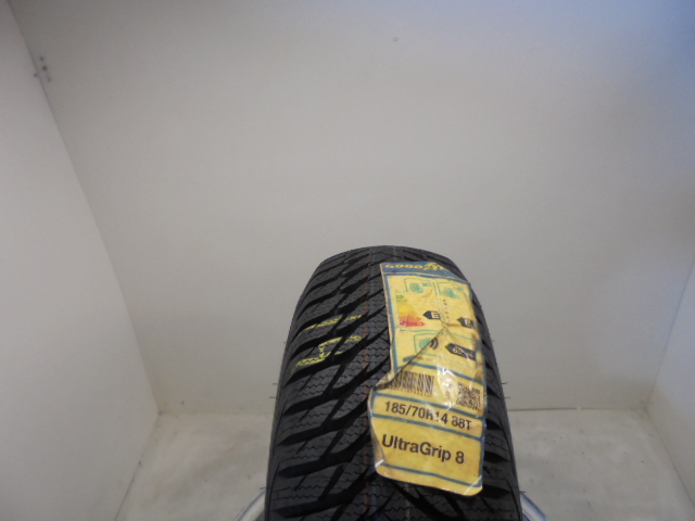 Goodyear Ultragrip 8 gumiabroncs