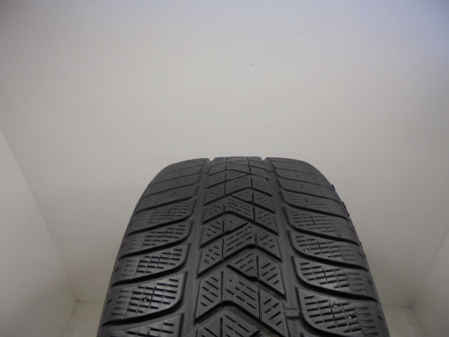 Pirelli Scorpion Winter gumiabroncs