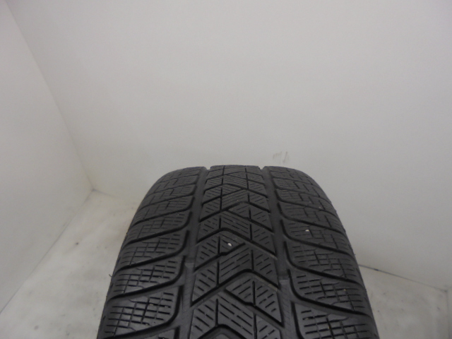 Pirelli Scorpion Winter gumiabroncs