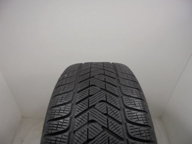 Pirelli Scorpion Winter gumiabroncs