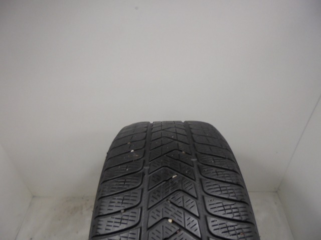 Pirelli Scorpion Winter gumiabroncs