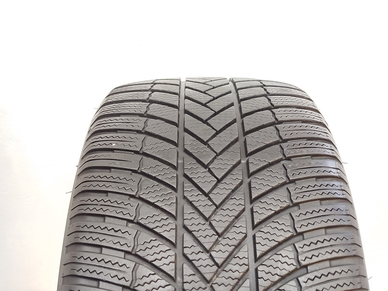 Bridgestone LM005 gumiabroncs